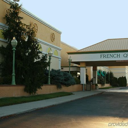 Holiday Inn Perrysburg French Quarter المظهر الخارجي الصورة